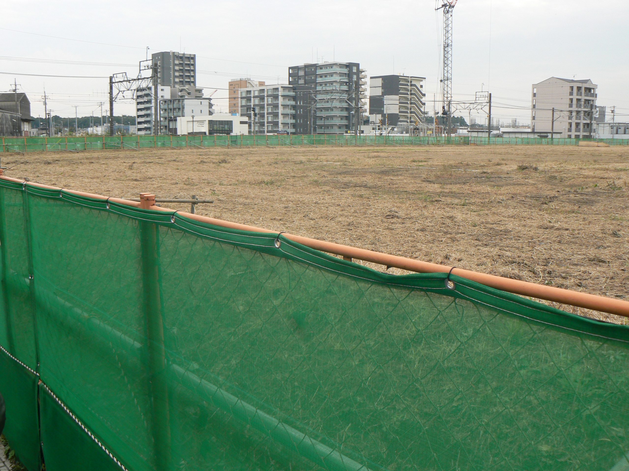 北口駅前広場からから市有地を見通した（西初石方面）ものです（２）
