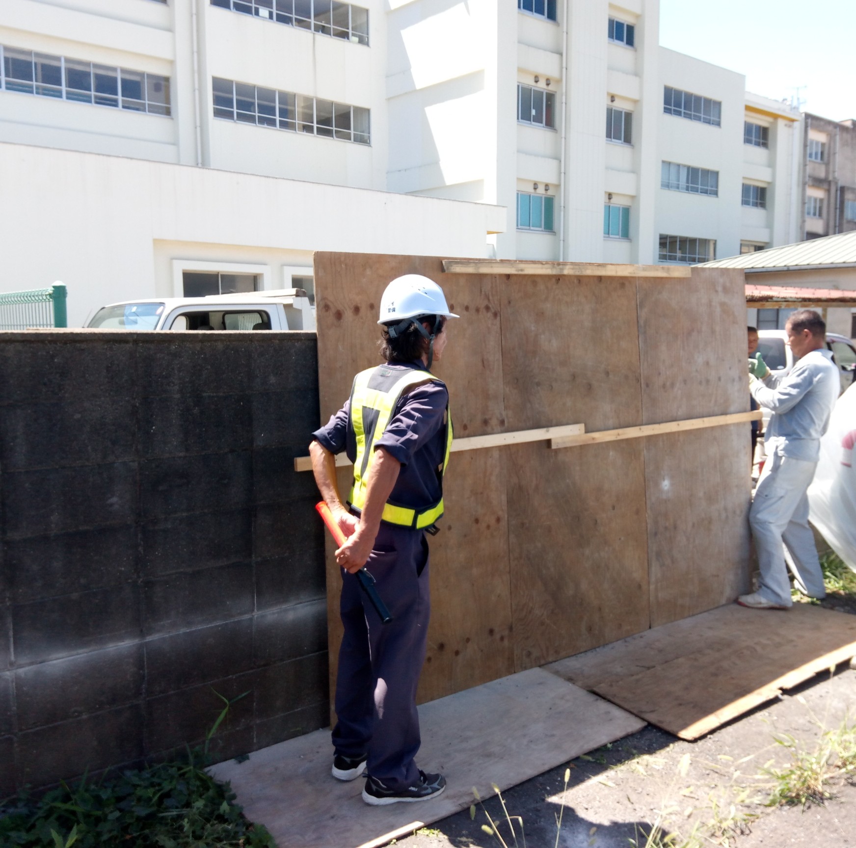 東深井小学校北側のコンクリート撤去改修工事