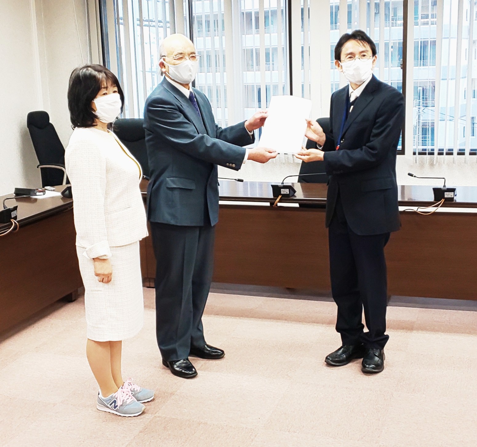 千葉県知事要請（一番左が、かねみつ理恵さん）