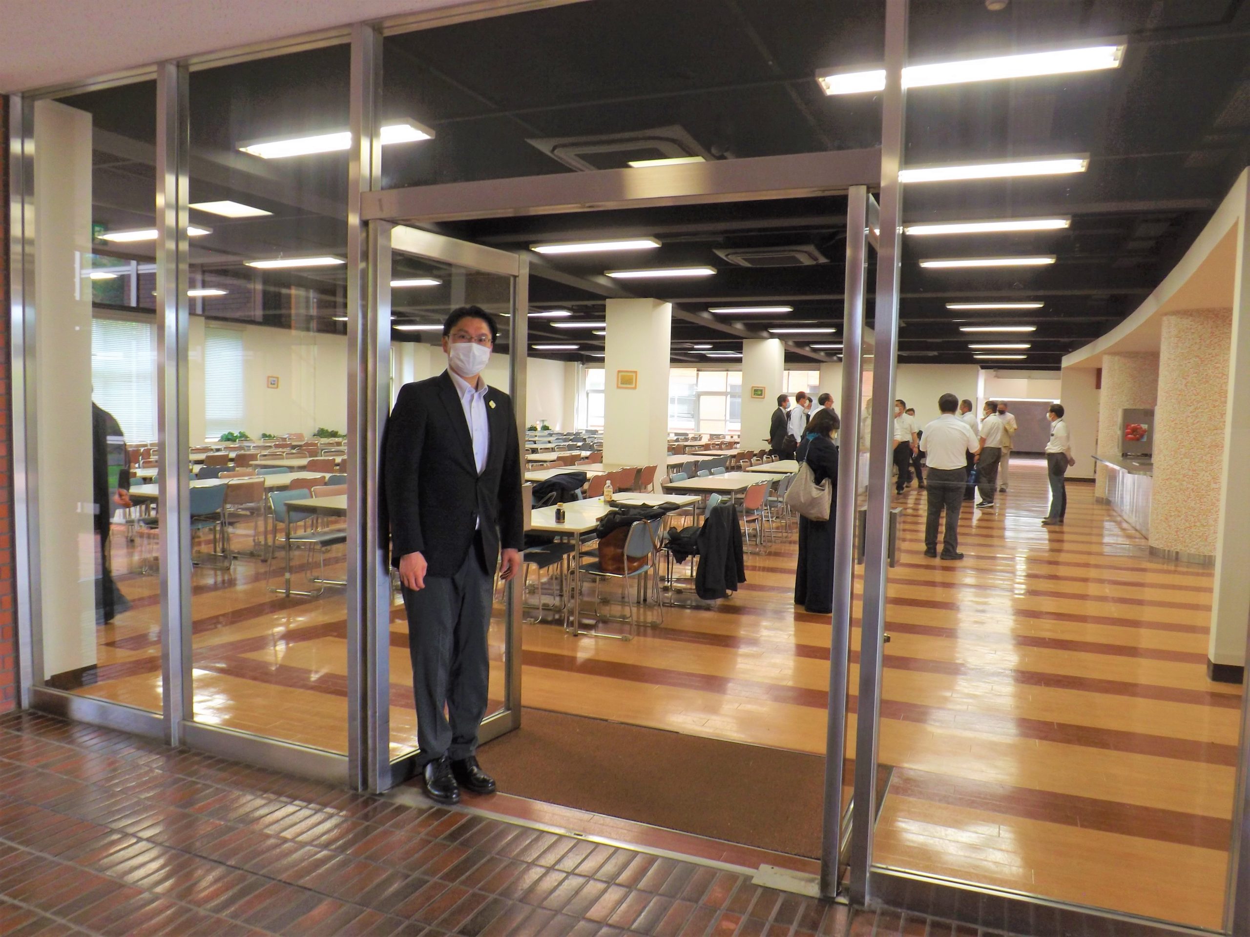 常設型集団接種施設を視察(5月28日東洋学園大学食堂)