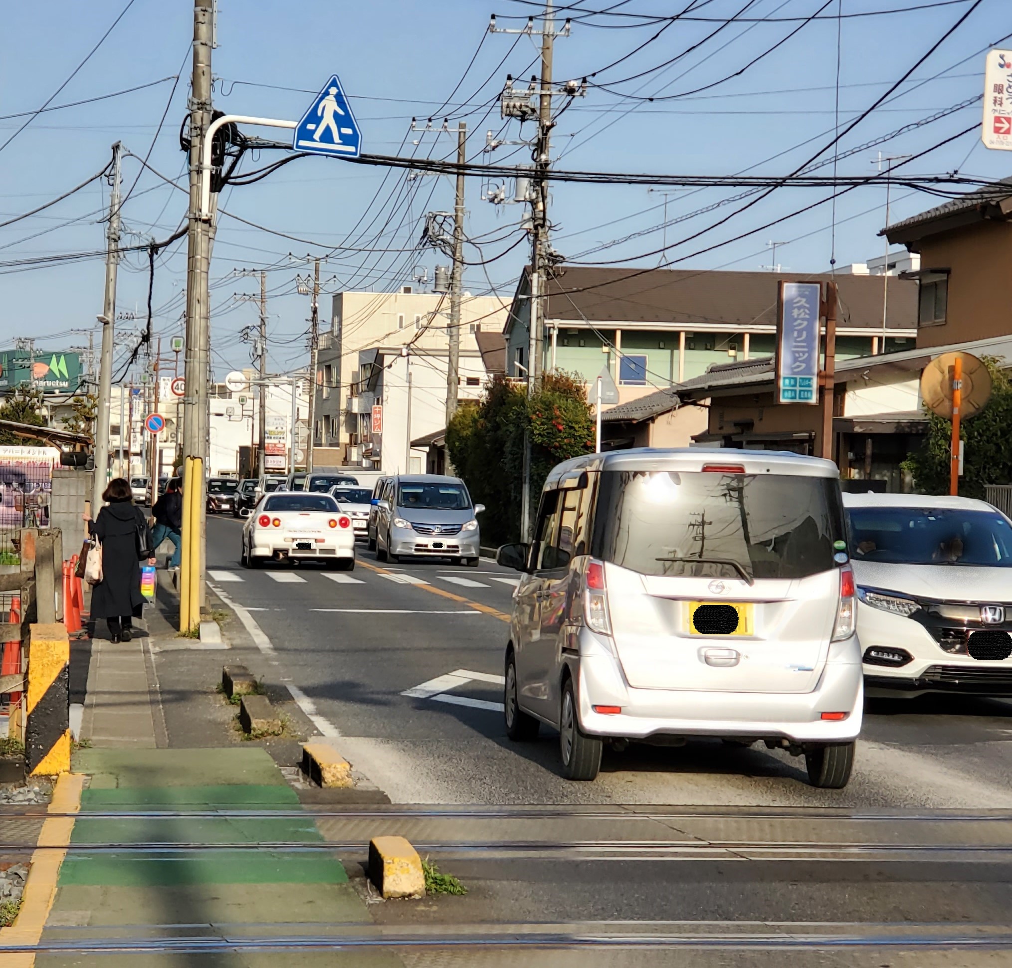踏切近くの横断歩道