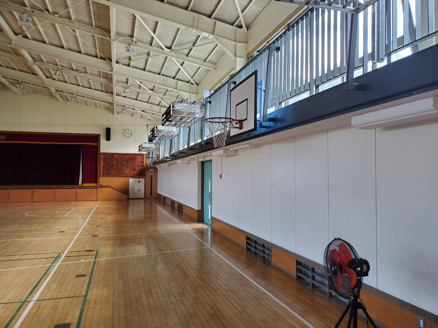 長崎小学校の体育館エアコン