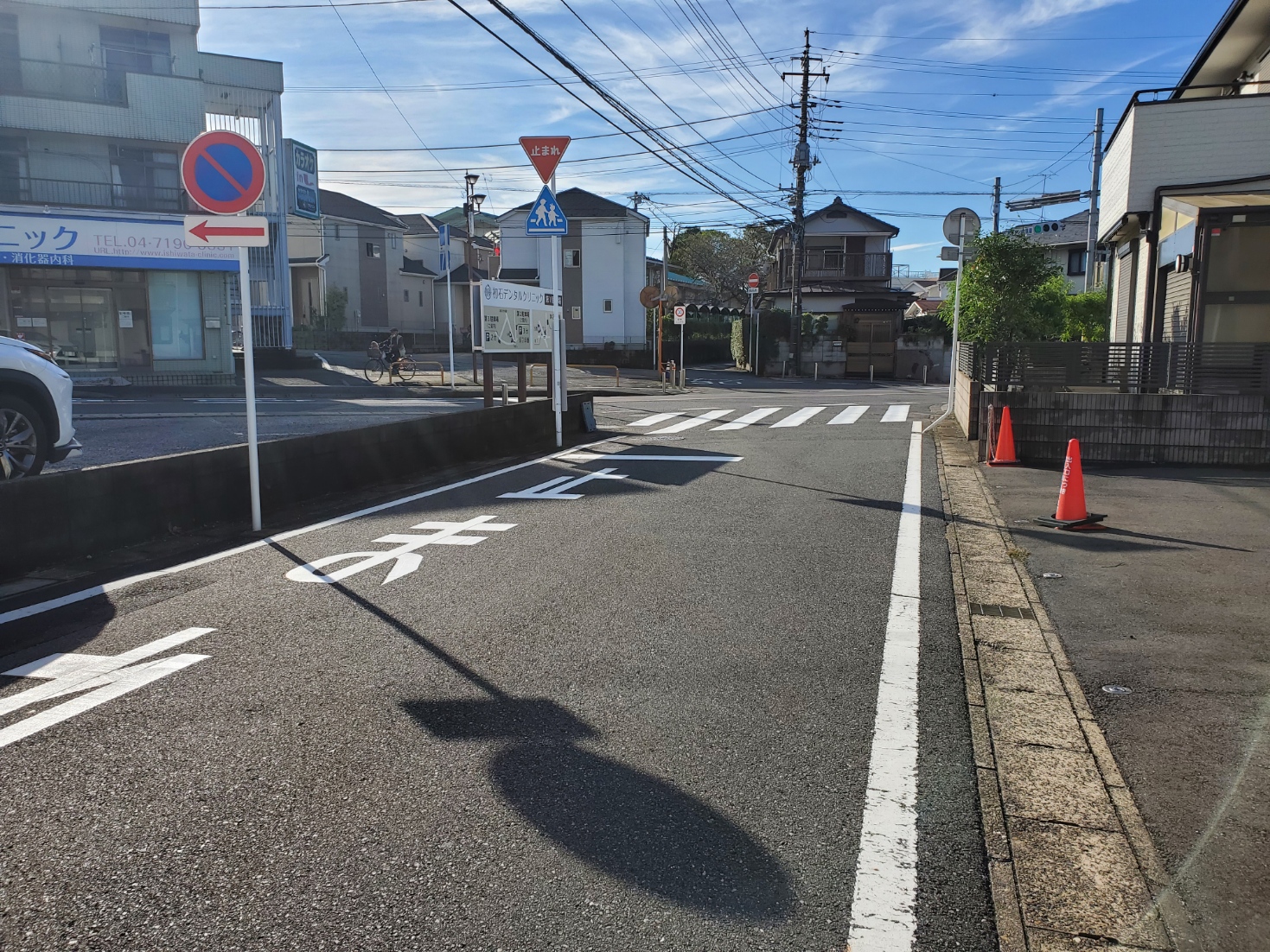 常盤松中学校前の交差点