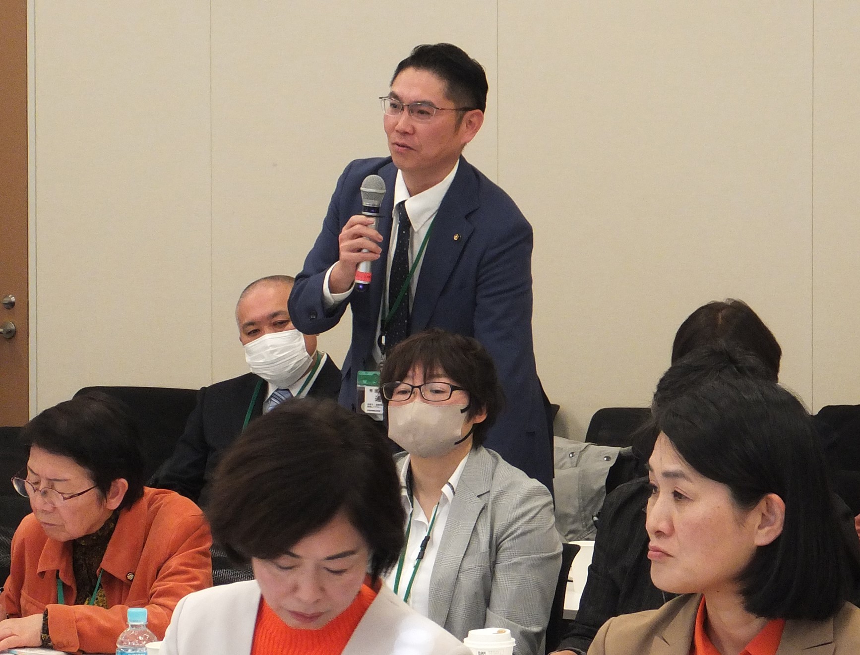 １２月２３日、学校給食費無償化と、給食への物価高騰対策を文科省へ要請してきました。
