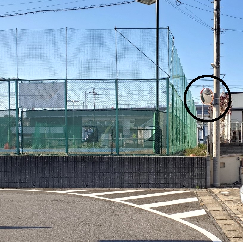 カーブミラーが設置されました