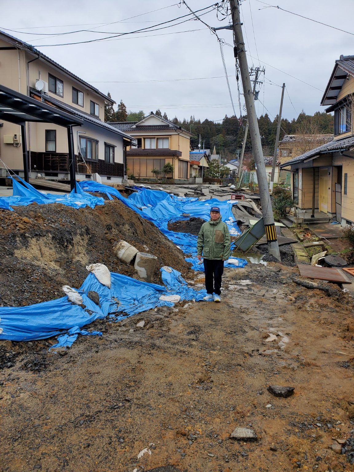 震災から２カ月後（反対側から撮影）